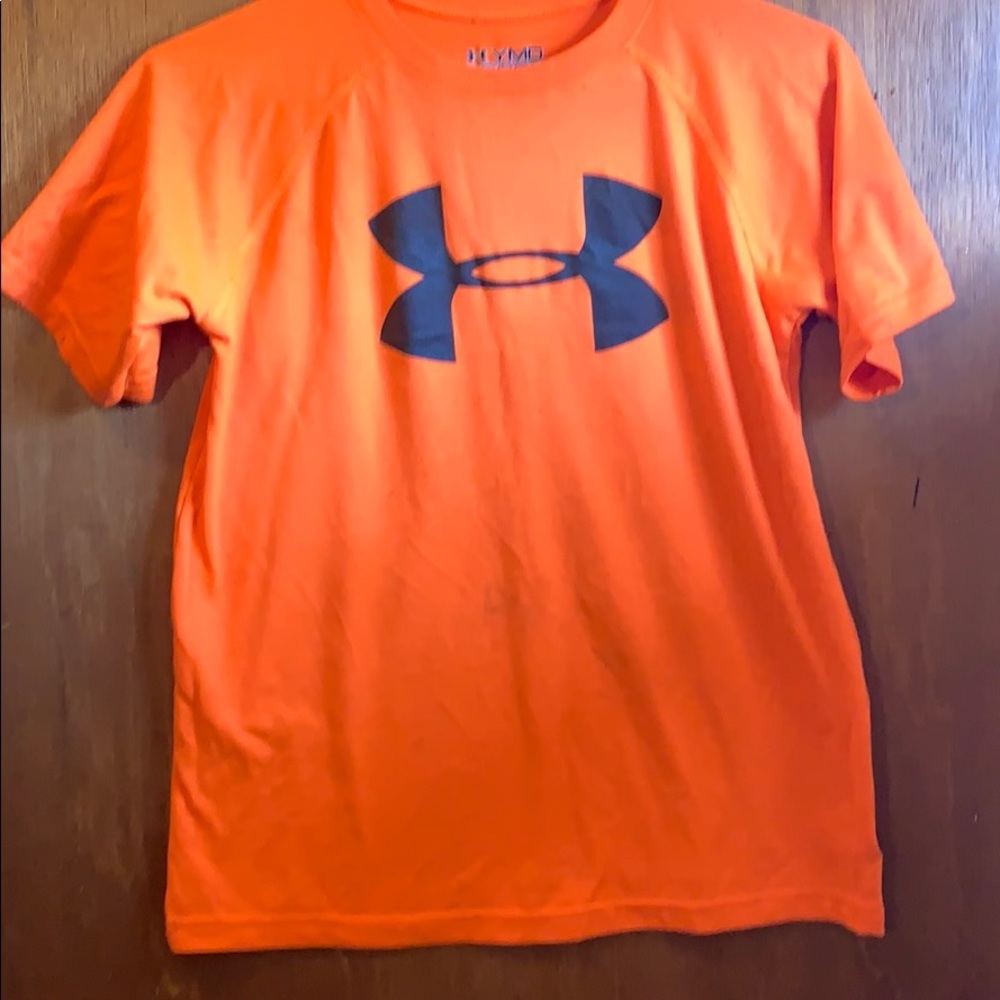 Under Armour Boys shirt